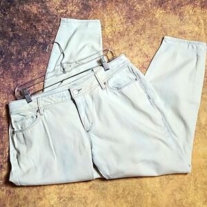 Loft | Bleach Wash Curvy Ankle Skinny Jeans 30